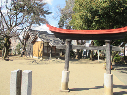 Toneri Suwa-jinja Shrine