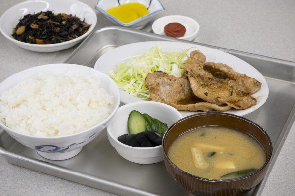 아 다찌 구 음식 톡 슈