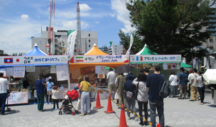 世界の食広場における店舗の様子